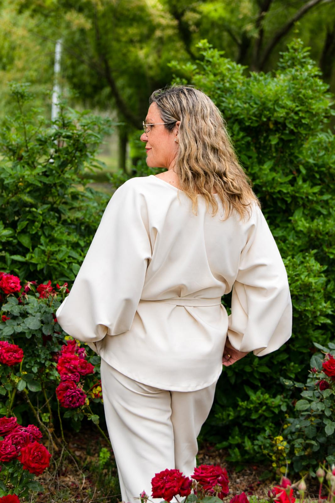 Conjunto Lyana em tom claro - vista de costas